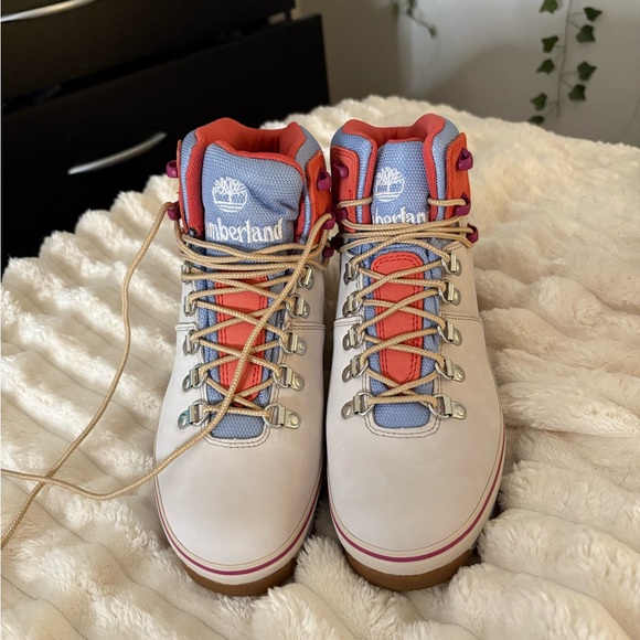 Timberland Shoes - Timberland Women's Cream and Blue Lace Up Boots